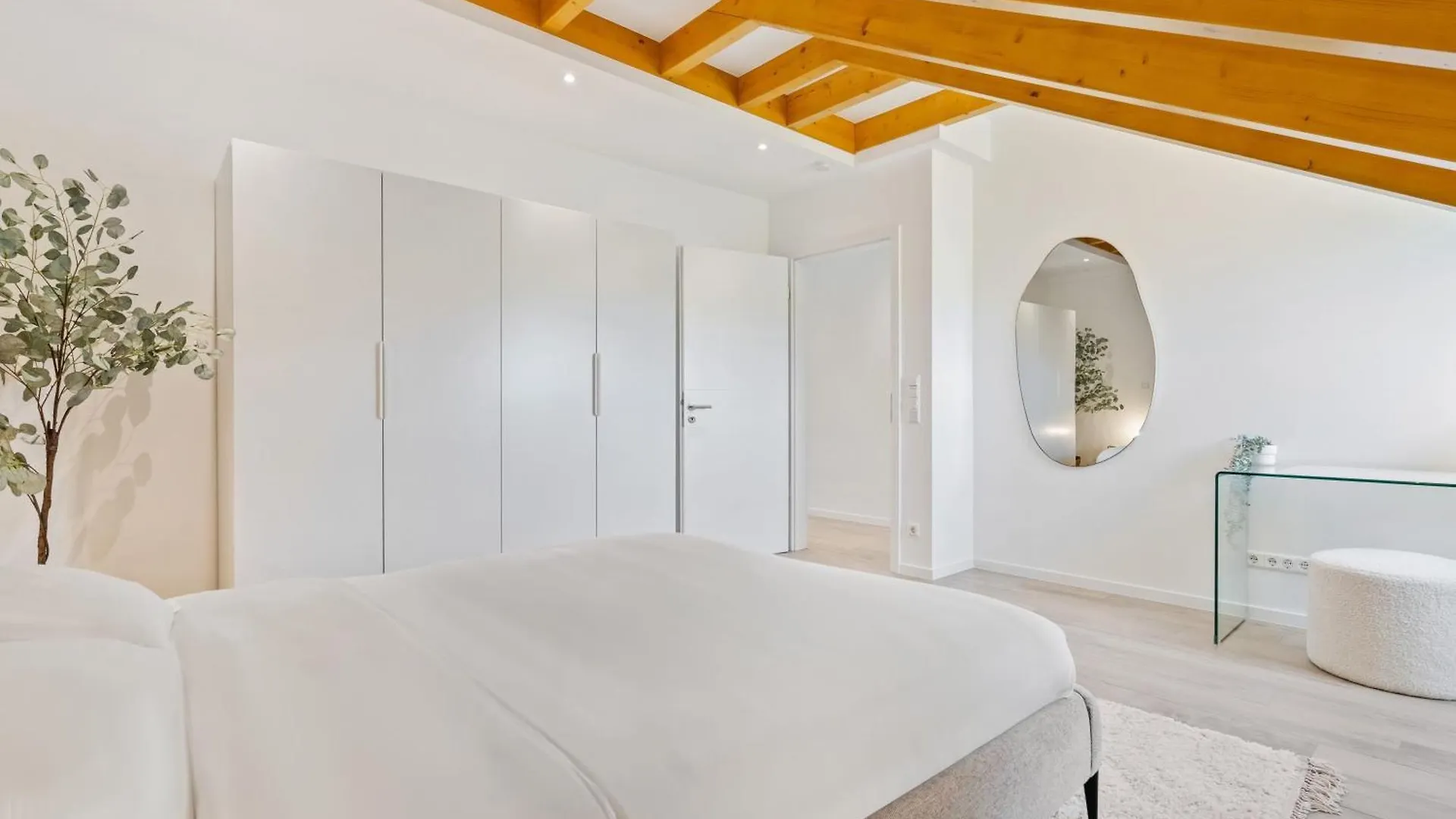 Modern 2Br Apartment In Bivange With Balcony, Wi-Fi, Free Parking Roeser