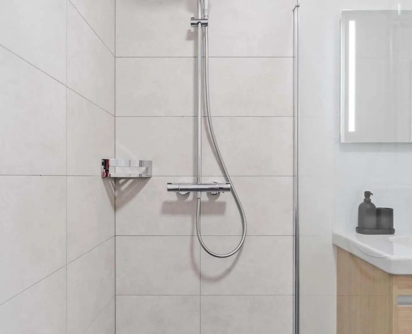 Modern 2Br Apartment In Bivange With Balcony, Wi-Fi, Free Parking Roeser 0*,  Luxemburgo