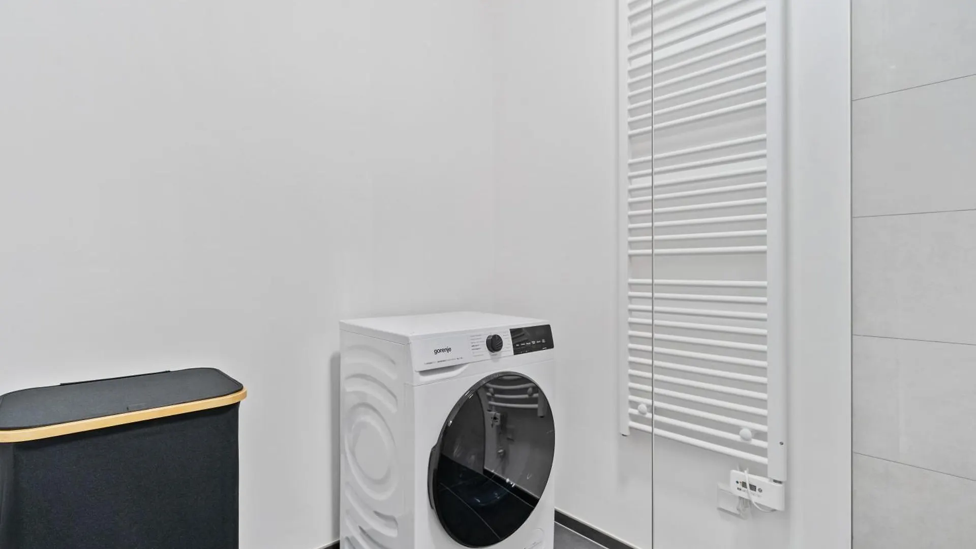 Modern 2Br Apartment In Bivange With Balcony, Wi-Fi, Free Parking Roeser