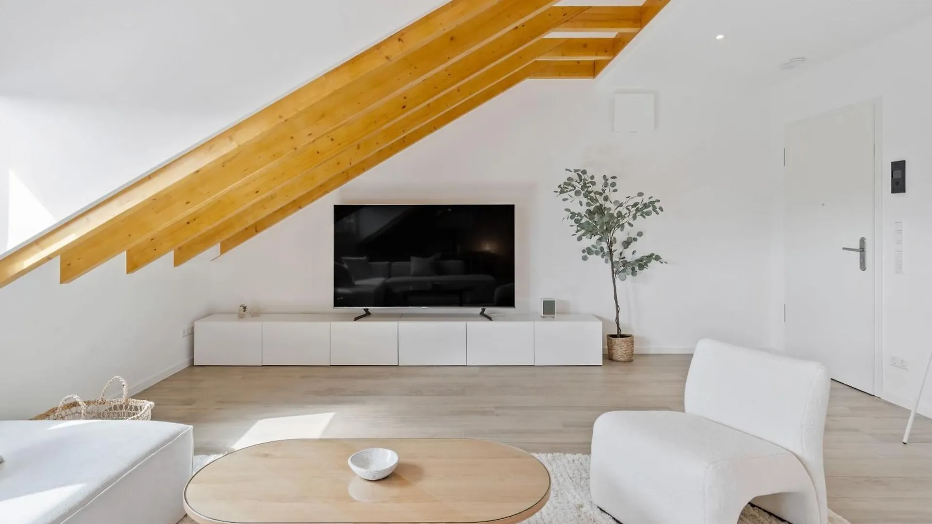 Modern 2Br Apartment In Bivange With Balcony, Wi-Fi, Free Parking Roeser Luxemburgo