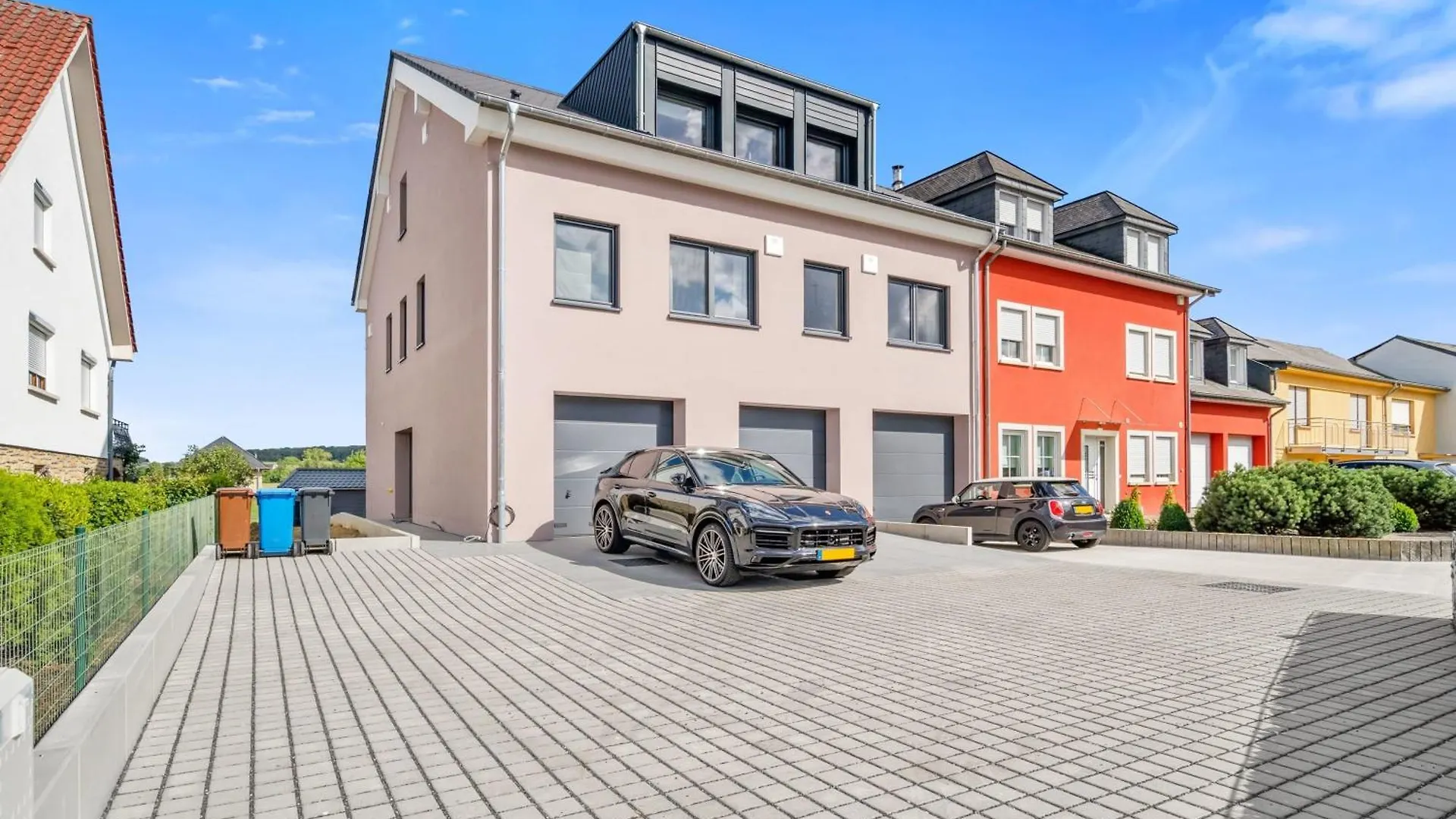 Modern 2Br Apartment In Bivange With Balcony, Wi-Fi, Free Parking Roeser